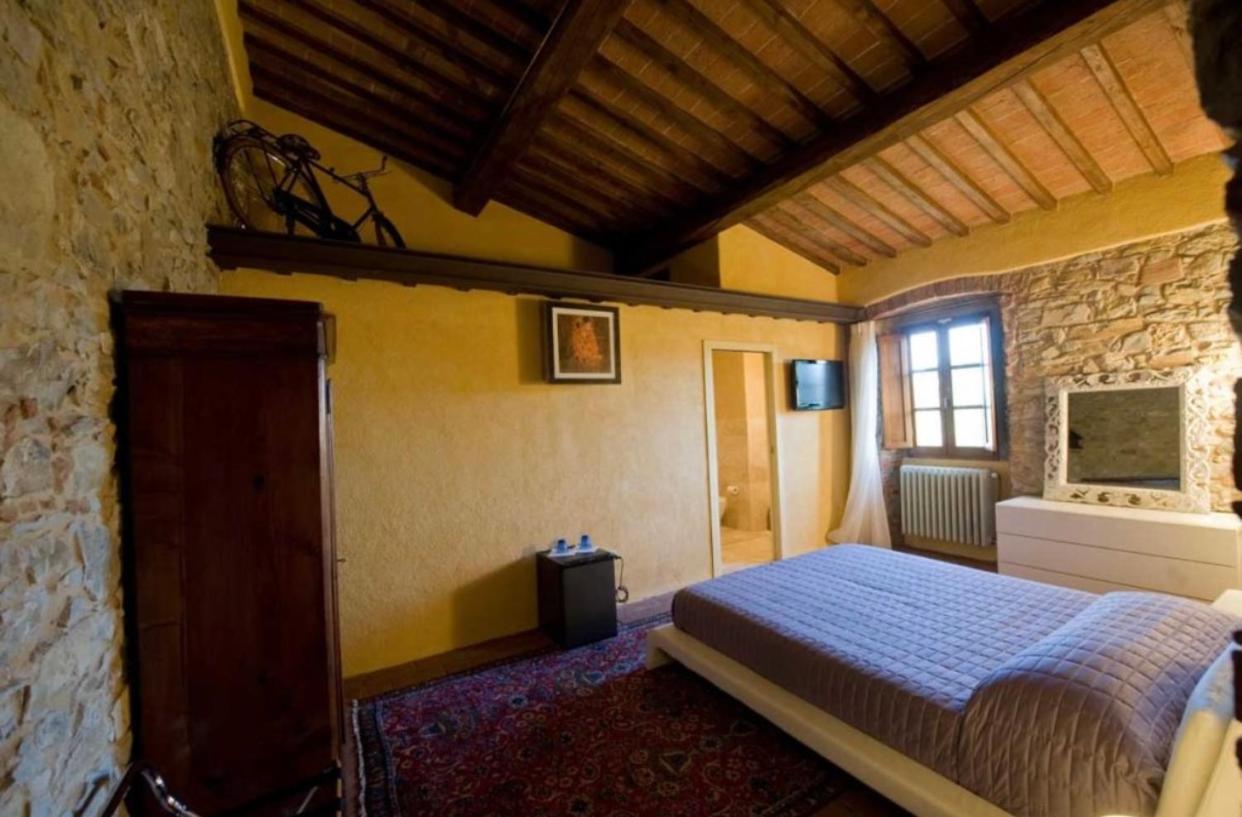 Room In Bb - Agriturismo Sottotono, Nature And Relax Carmignano Buitenkant foto